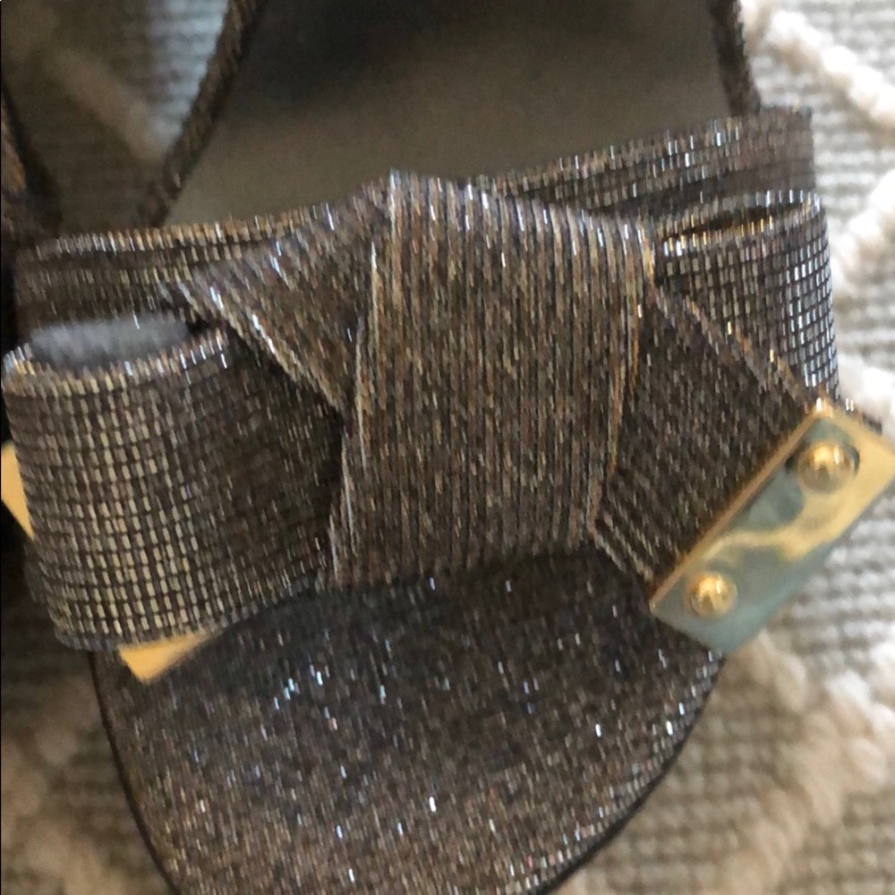 Never Worn - image 4